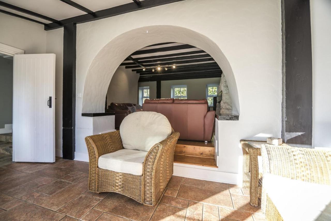 Barn Conversion - Hot Tub - Penally - Tenby Экстерьер фото